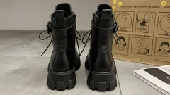 Načo slúži slučka na päte topánok – a ako chráni vaše nohy